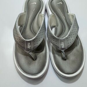 Nike Silver/Gray comfort footbed Flip Flop Sandals